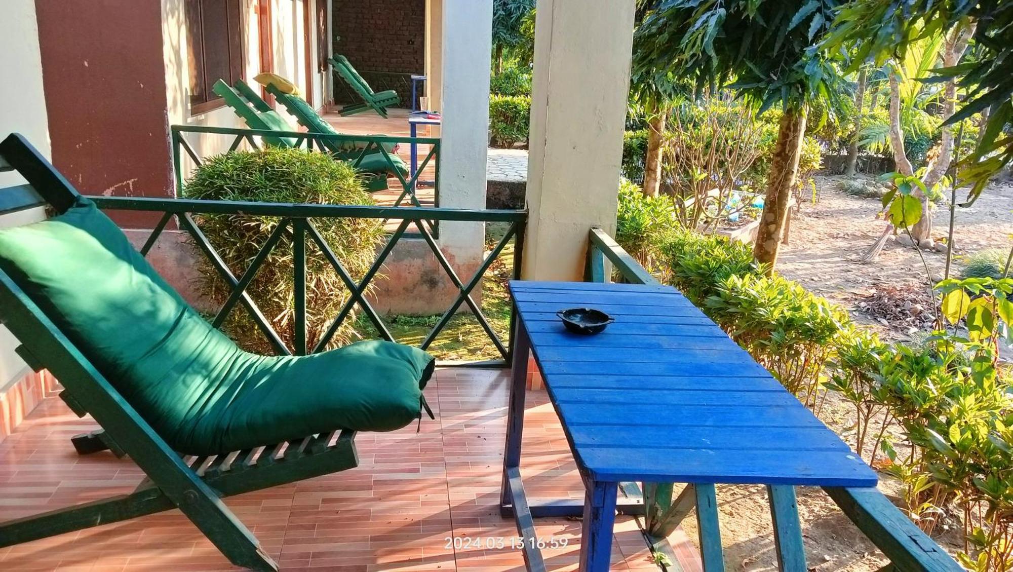 Hotel Butterfly - Peaceful Garden For Nature Lovers Sauraha Luaran gambar